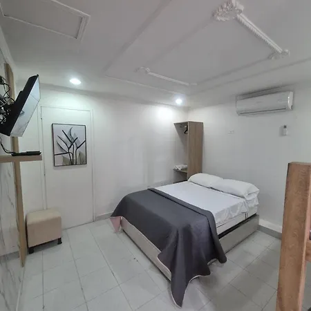 Homestay Hermoso Loft En La Ciudad Amurallada De 2 *